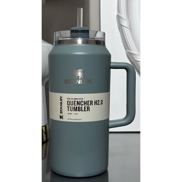 NWT LIMITED EDITION Stanley 64oz H2.0 Flowstate Quencher Tumbler, SHALE - Picture 1 of 4